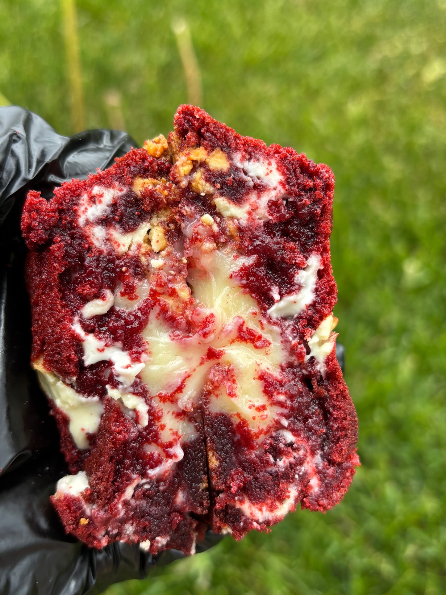 Red Velvet Cookies 'n' Cream